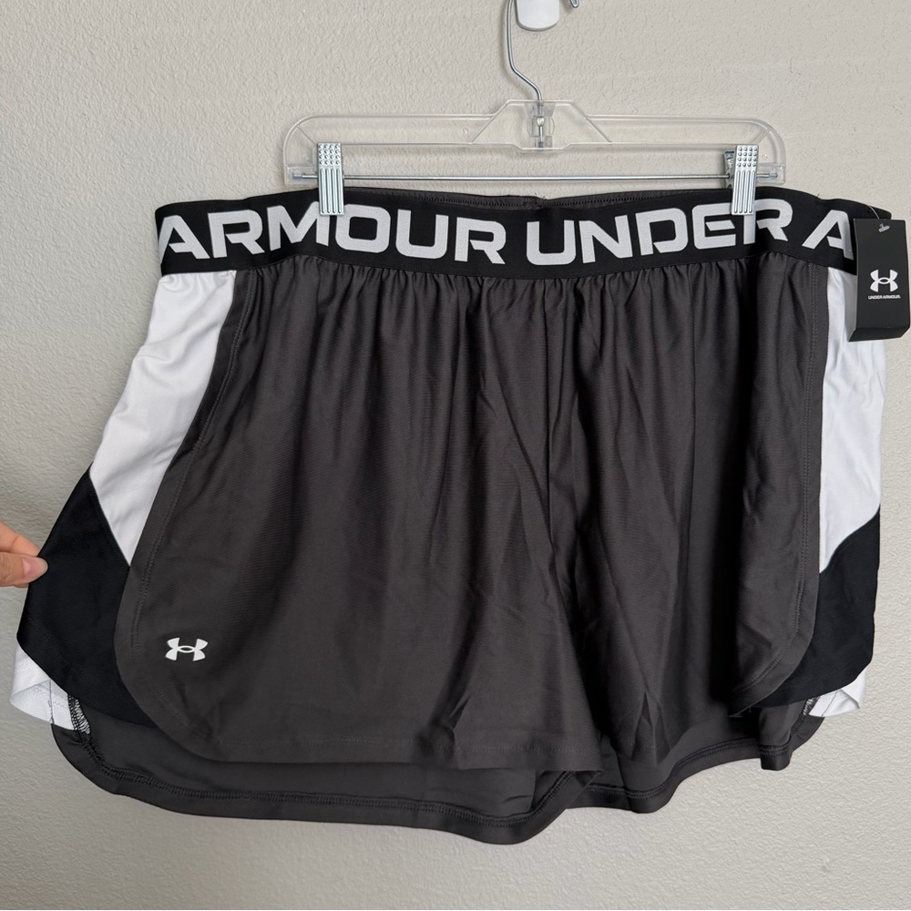 Under Armour Loose Shorts Women’s Size 3X Gray Black